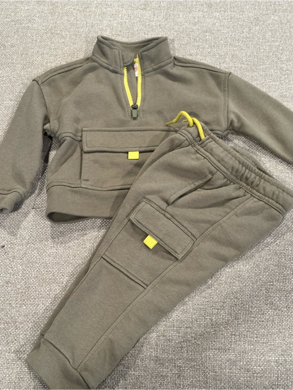 wonder nation Olive Green Knit Toddler Top with Yellow Trim - 2T - Picture 2 of 2